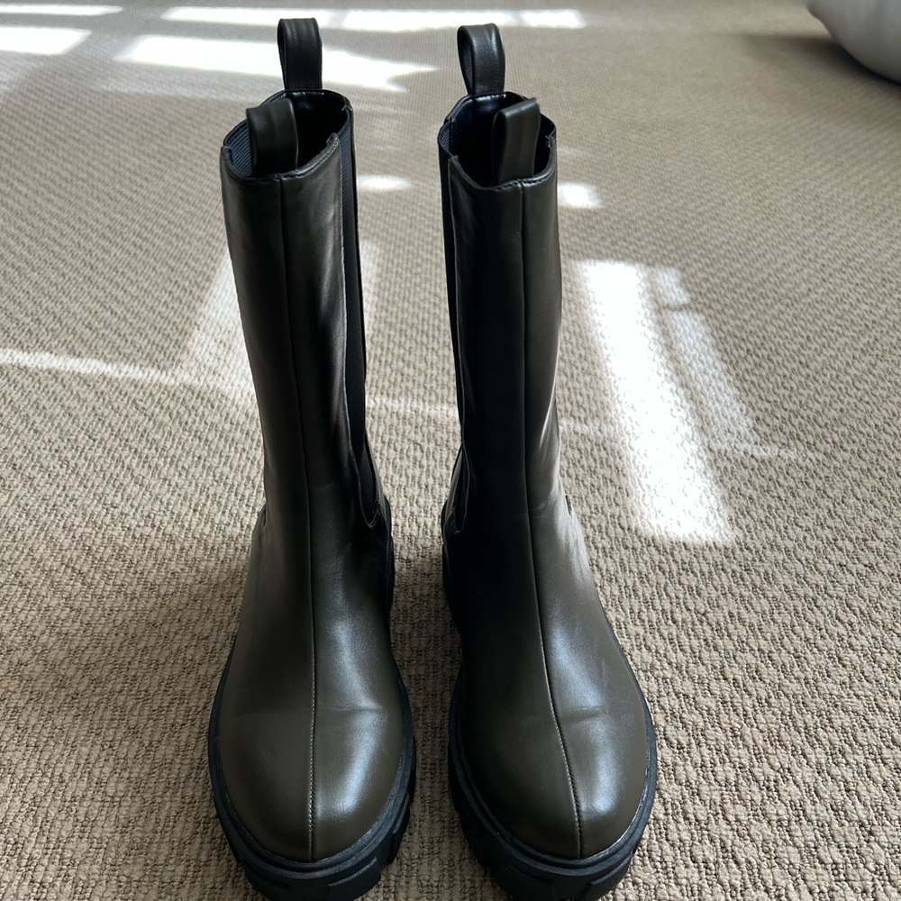 Chunky Pull On Boots